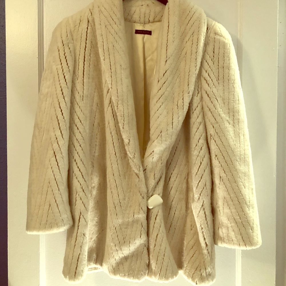 Vintage Style VI Ltd faux fur coat